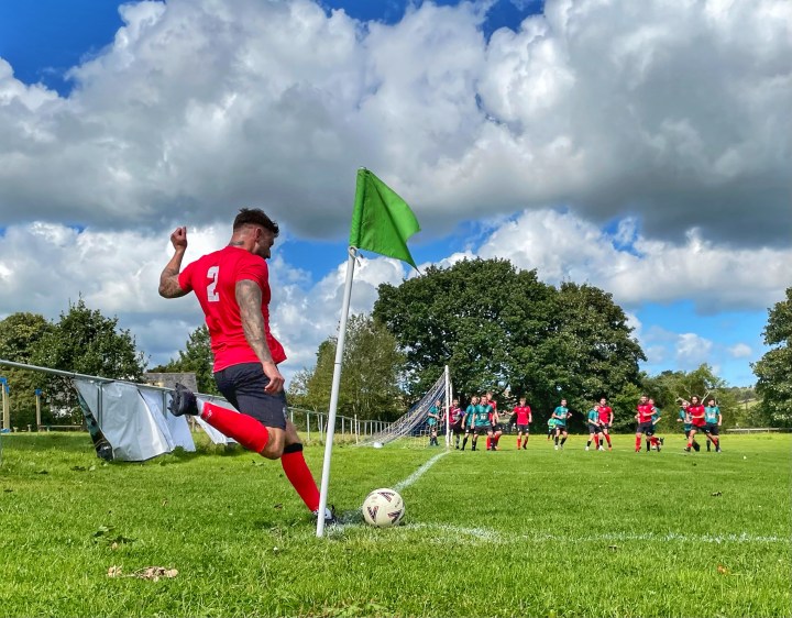 A Llandudno Amateurs takes a corner away at Bro Cernyw